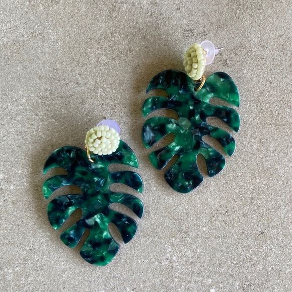 Monstera Palm Tropical Leaf Statement Earrings - Picture 2 of 6